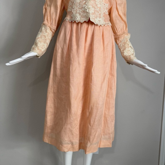 Vintage 1980s LORRIE KABALA Victorian 2pc Lace Linen Set, Juliet Sleeves Size 8 - Picture 4 of 16